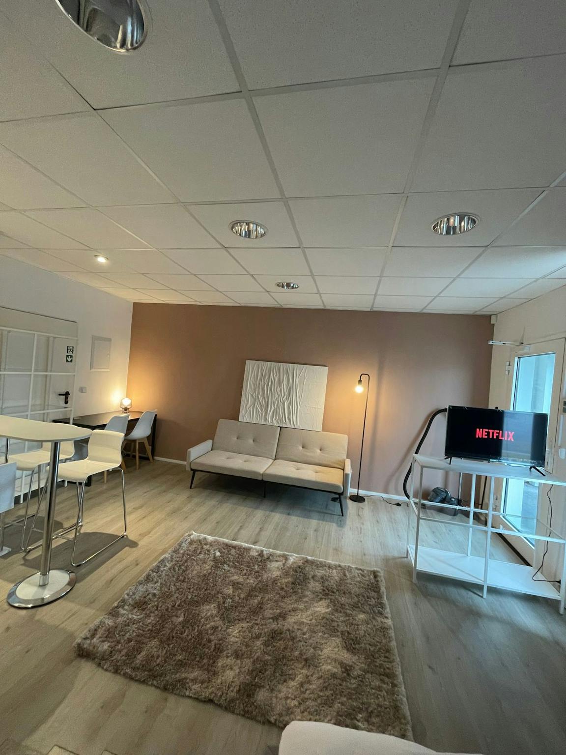 Entire Place - Chemnitzer Straße, Berlin - Gallery - 1