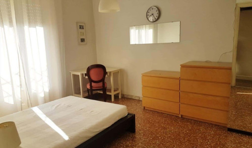 Room in Via Elio Donato, Roma for 60 m² with 2 bedrooms