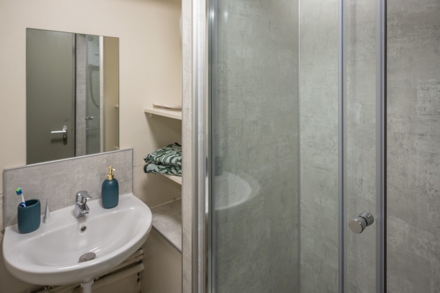  4 Bed Deluxe  -  Meadow Court  - Gallery -  3