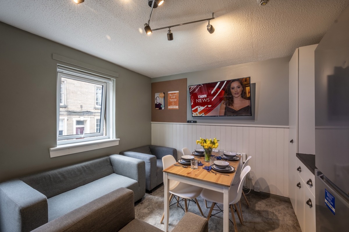  4 Bed Deluxe  -  Meadow Court  - Gallery -  6