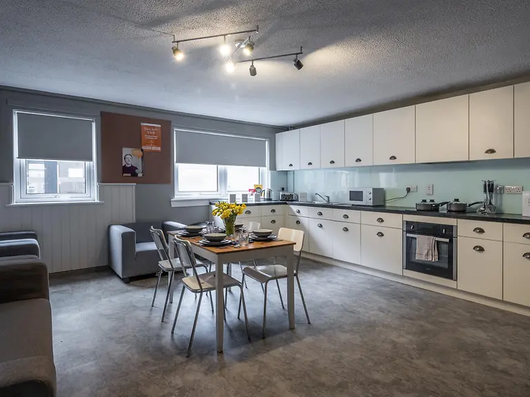  6 Bed Townhouse Deluxe  -  Meadow Court  - Gallery -  2