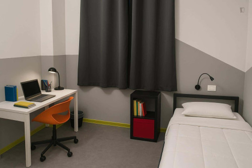 Room in Via Camillo Casarini, Bologna for 500 m² with 20 bedrooms