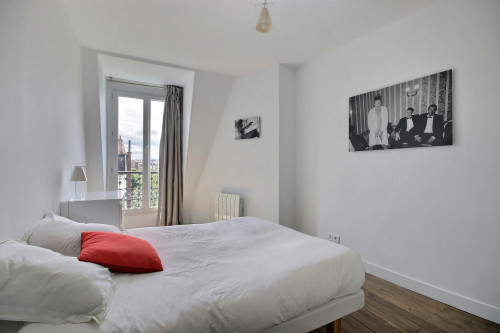 Avenue de Versailles, Paris