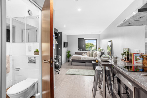  Classic Smaller Studio  -  Windsor House  - Gallery -  1