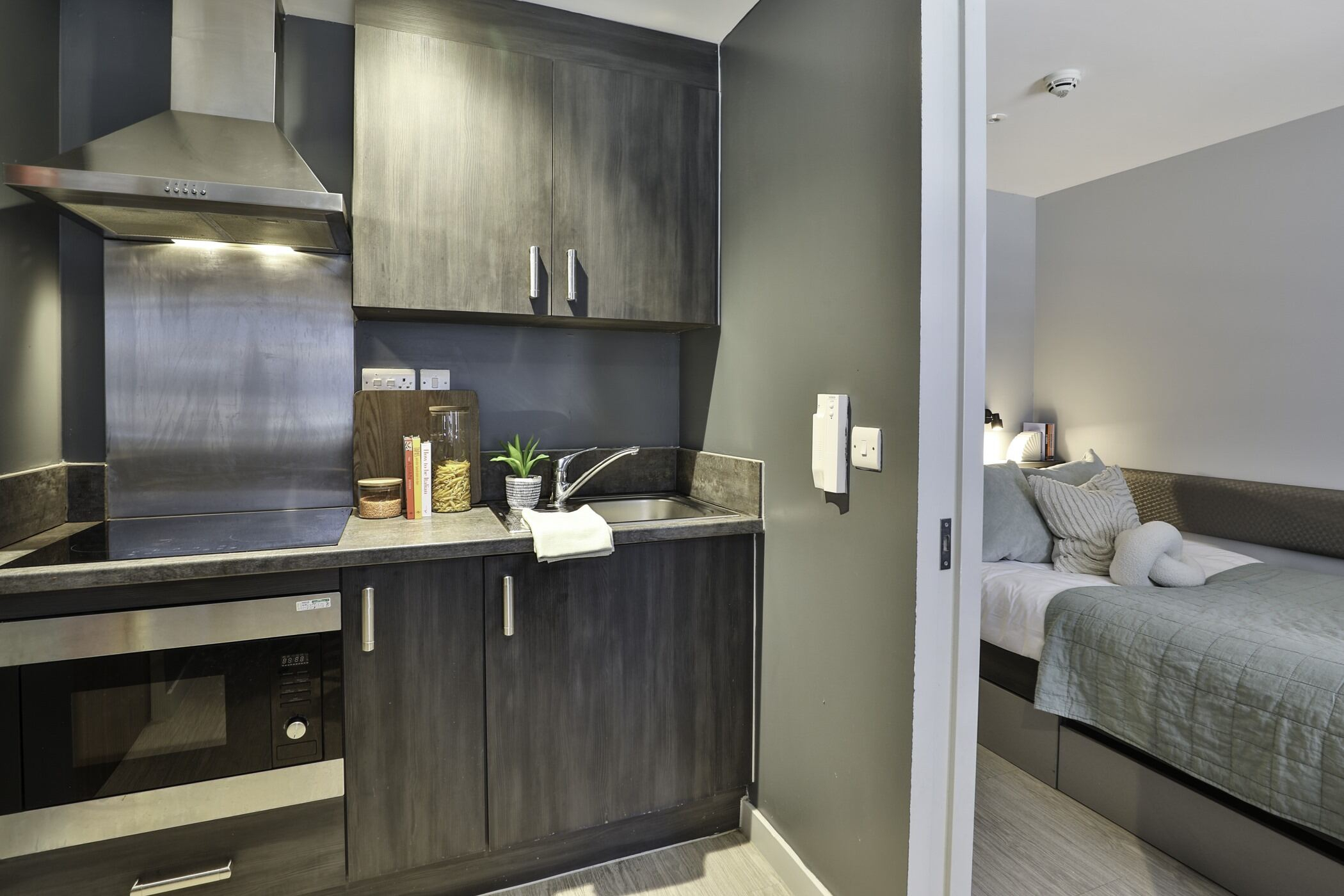 Classic 2 Bed Apartment - 12