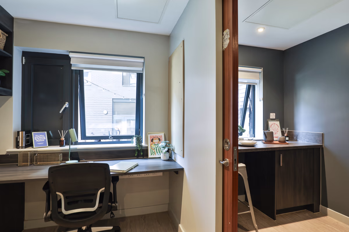 Classic 2 Bed Apartment - Windsor House - Gallery - 3