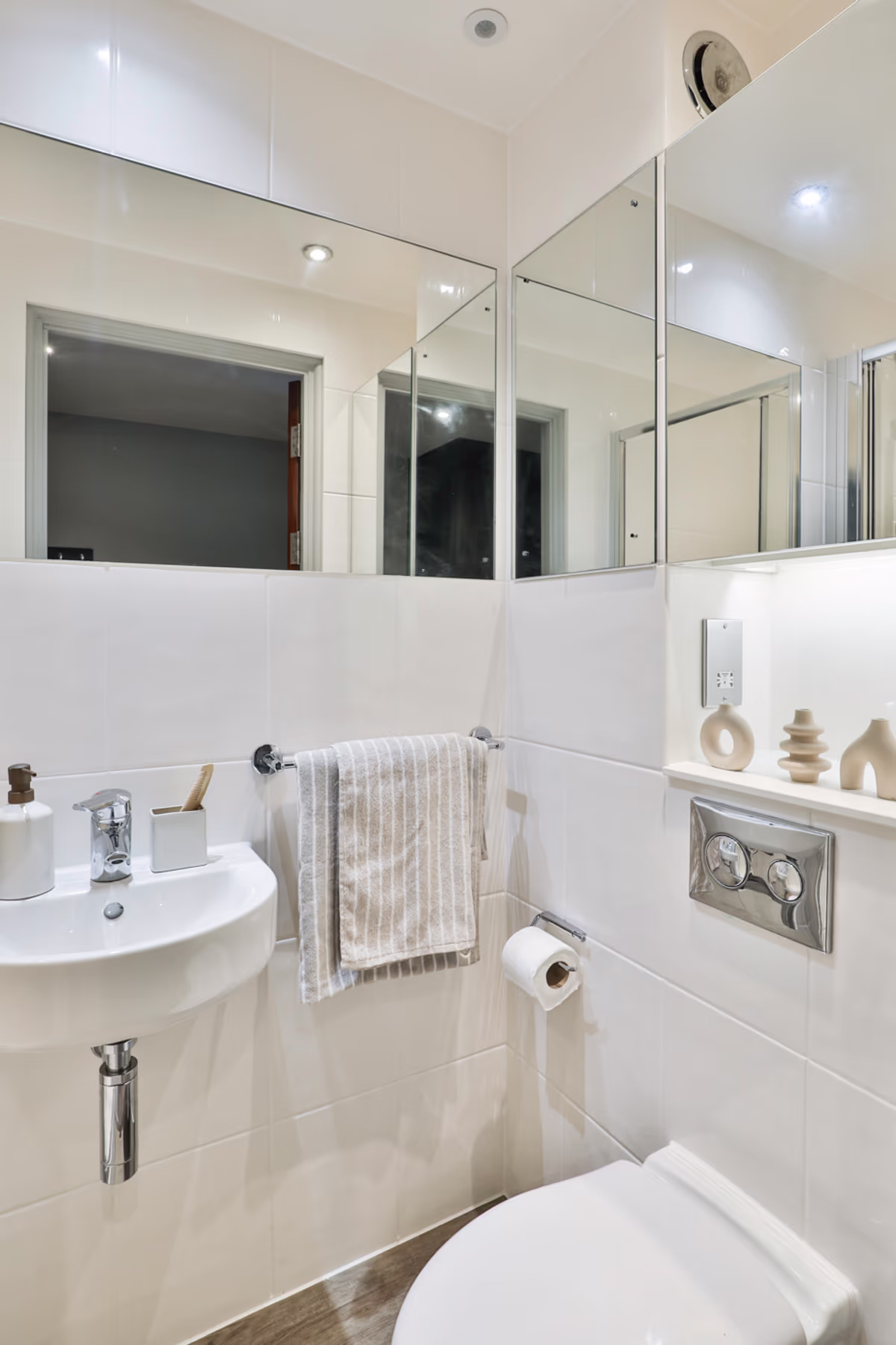Classic 2 Bed Apartment - Windsor House - Gallery - 5