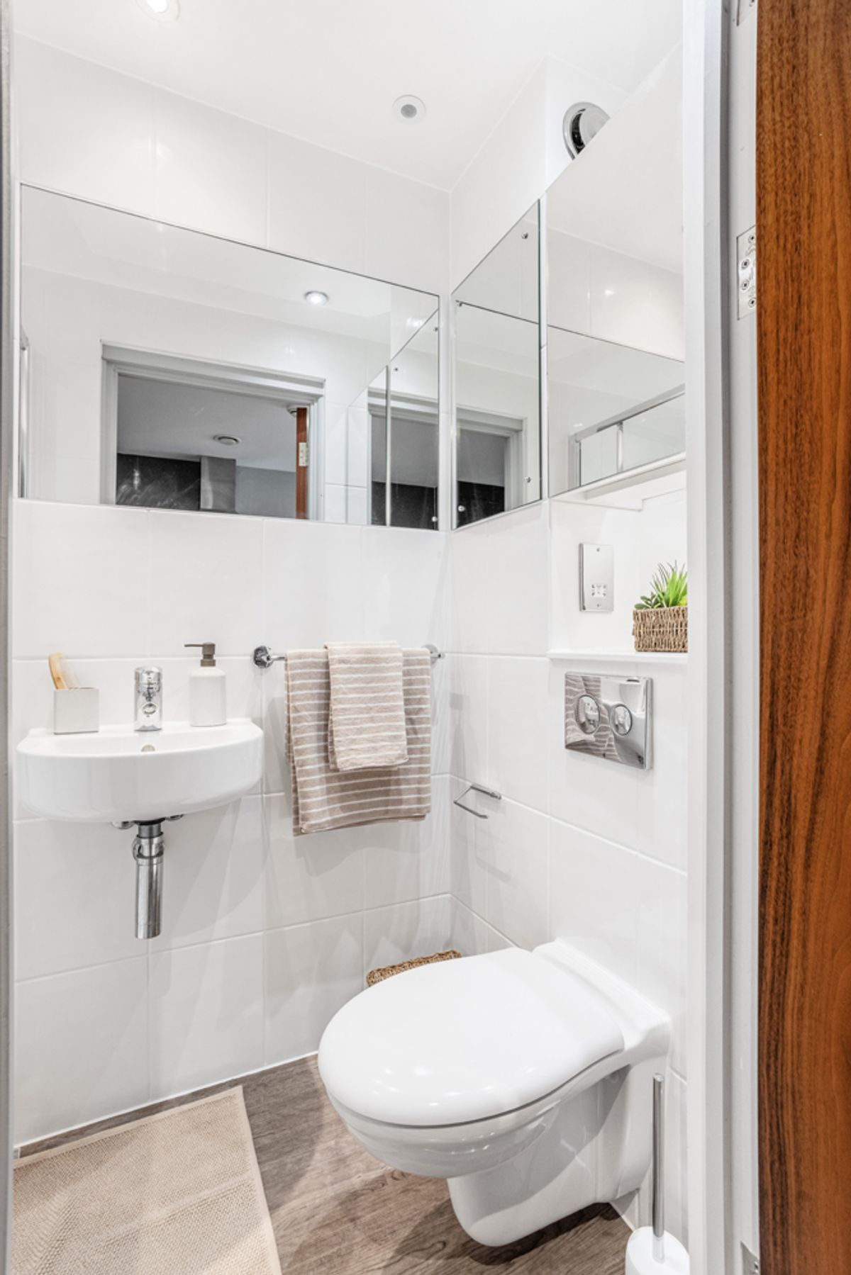 Classic Bigger Studio - Fixed Window - Windsor House - Gallery - 4