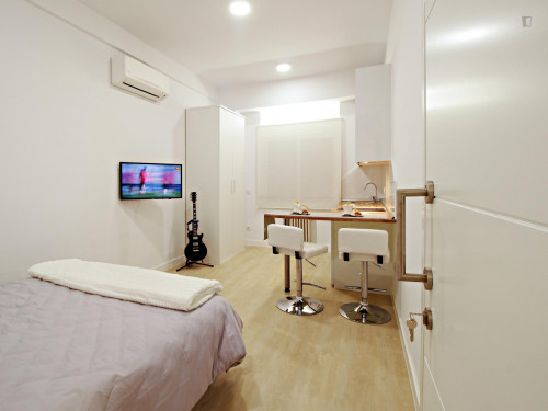 Studio near Quevedo metro station