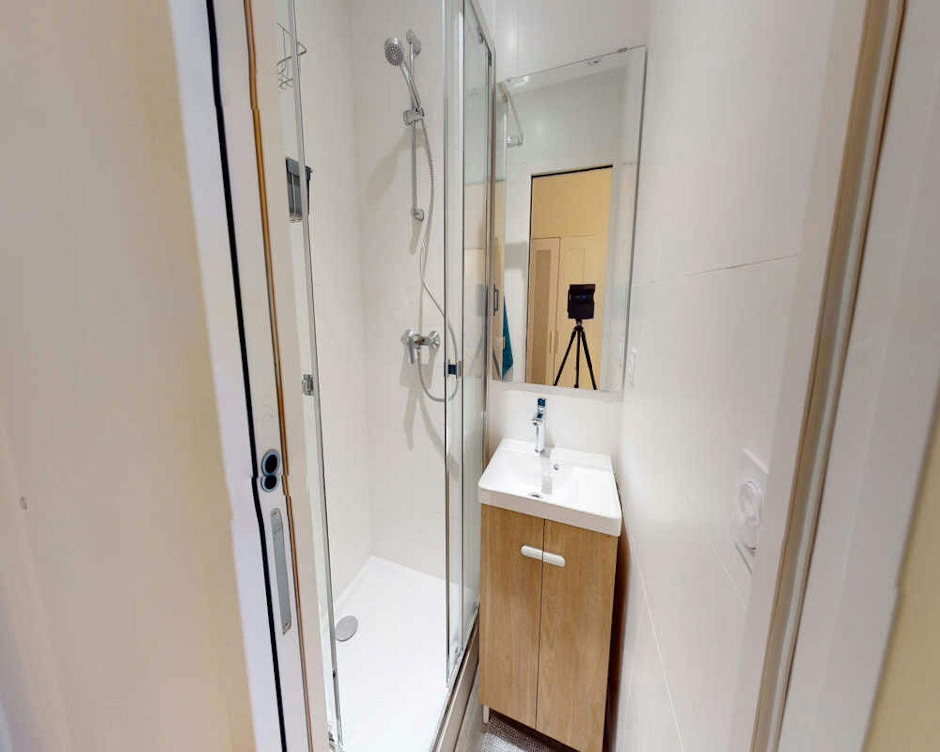 Private Room - Rue d'Enghien, Lyon - Gallery - 1