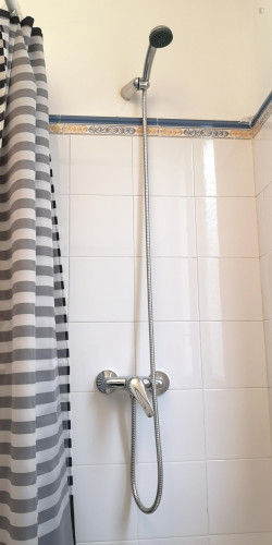 Welcoming single bedroom in Gaztambide