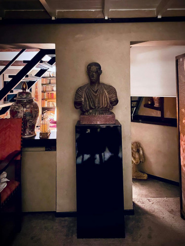 Piazza di Montevecchio, Rome