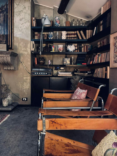 Piazza di Montevecchio, Rome