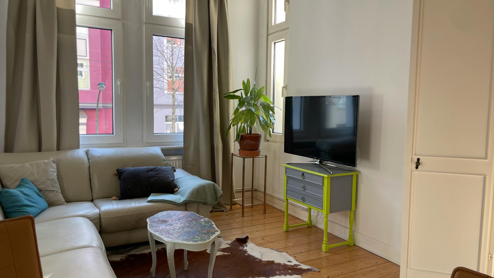 Entire Place - Heresbachstraße, Düsseldorf - Gallery - 1