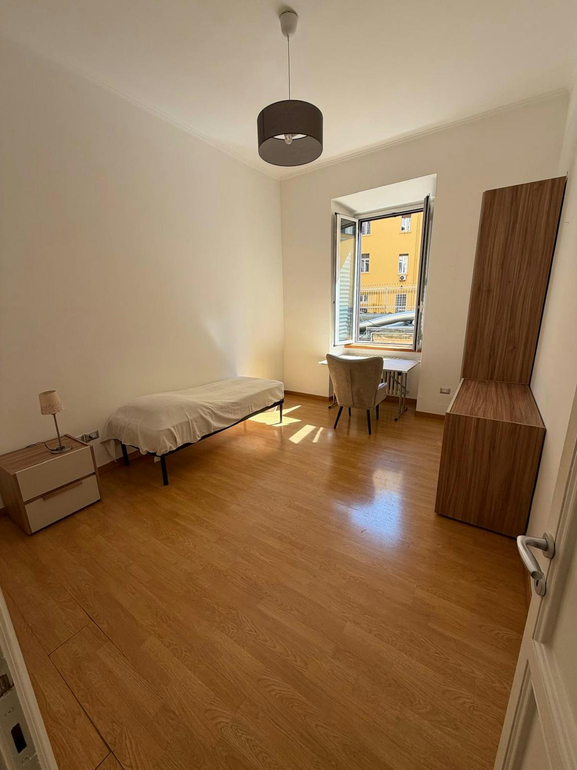  Private Room  -  Via Monte Santo, Rome  - Gallery -  1