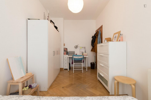 Comfortable single room close to Tirso de Molina metro station