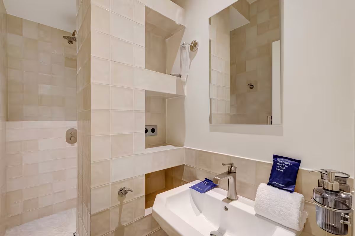  Charming 1-Bedroom Apartment In Montmartre  -  Charming 1-bedroom apartment in Montmartre  - Gallery -  1