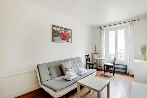 Splendid studio 17th district