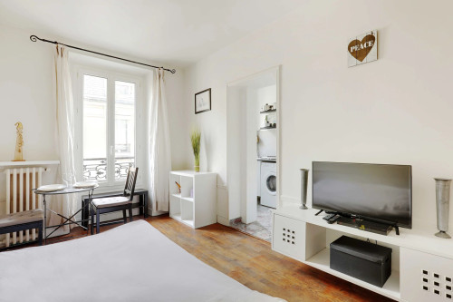 Splendid studio 17th district