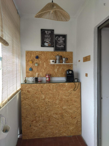 Single room with a balcony, overlooking the historic center and close to the sports faculty. - Gallery - 9