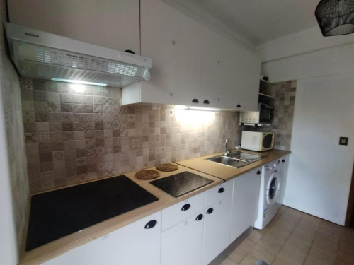 Single room with a balcony, overlooking the historic center and close to the sports faculty. - Gallery - 7