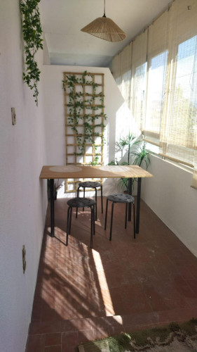 Single room with a balcony, overlooking the historic center and close to the sports faculty. - Gallery - 11