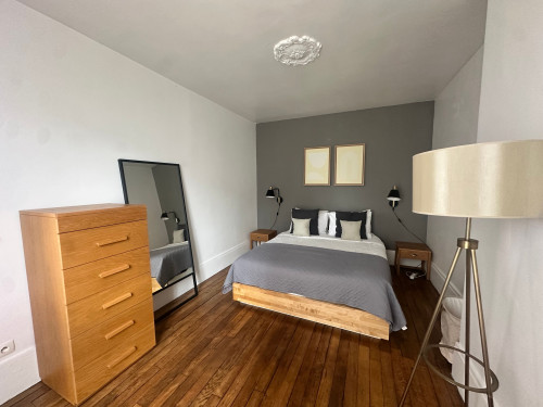 Quiet two-room apartment near the Marais