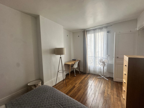 Quiet two-room apartment near the Marais