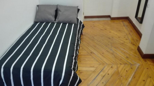 Cute single bedroom in a 8 bedroom apartment in Chamberí