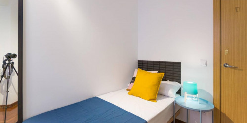 Cool single bedroom close to Ópera metro station