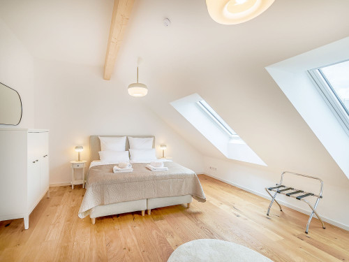 Lemon3: Rooftop Retreat – Bright & Stylish - Gallery - 8