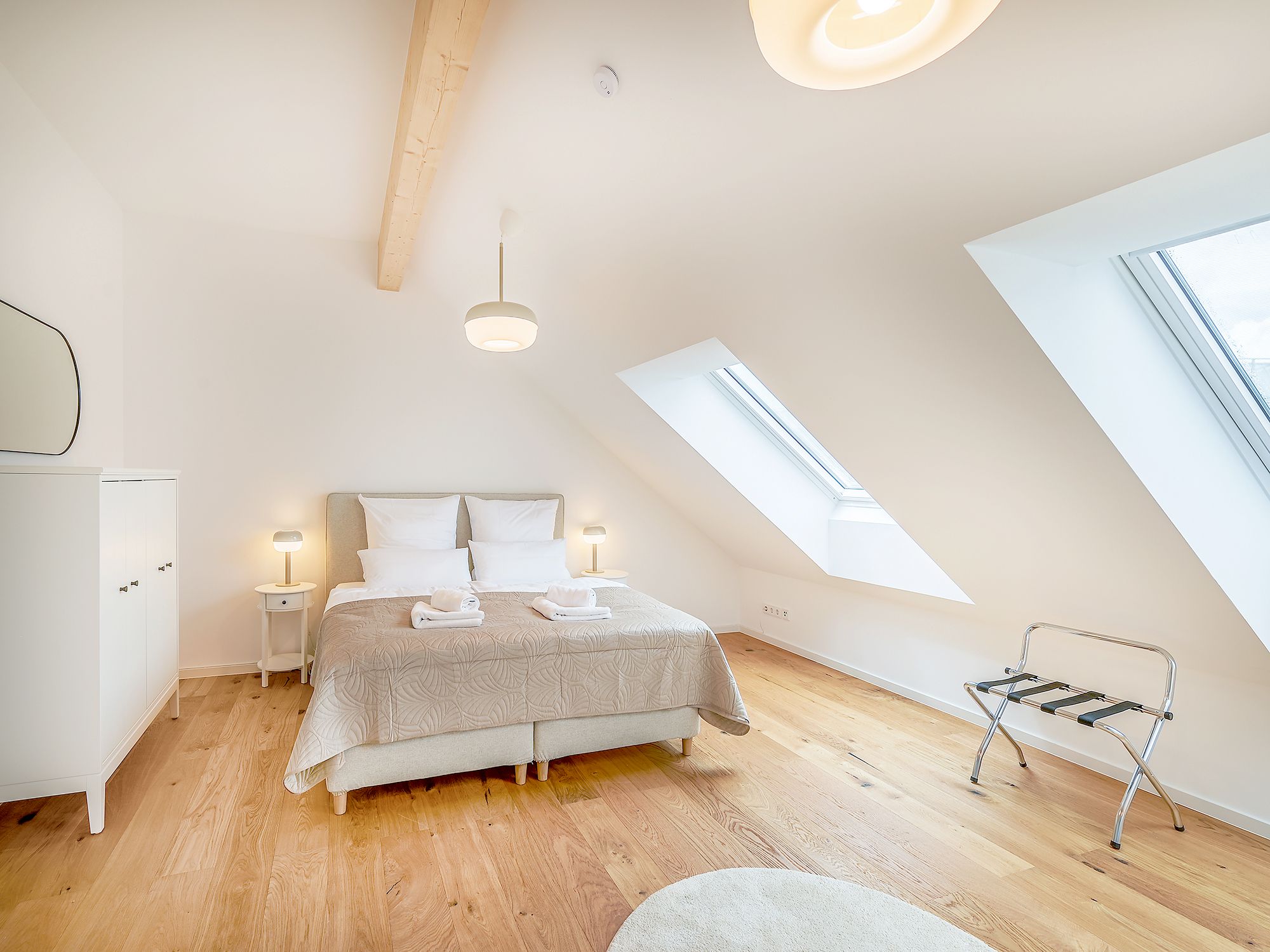 Lemon3: Rooftop Retreat – Bright & Stylish - 4