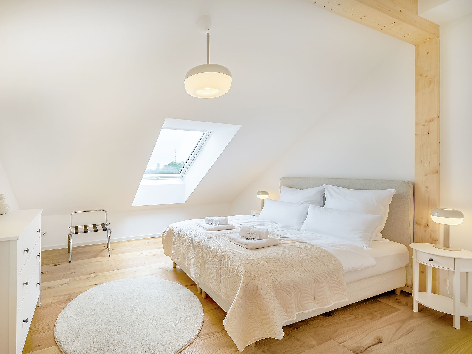 Lemon3: Rooftop Retreat – Bright & Stylish - 5