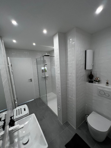 "Beautiful Apartment in Düsseldorf Vennhausen - Modern and Comfortable Living"  - Gallery -  5