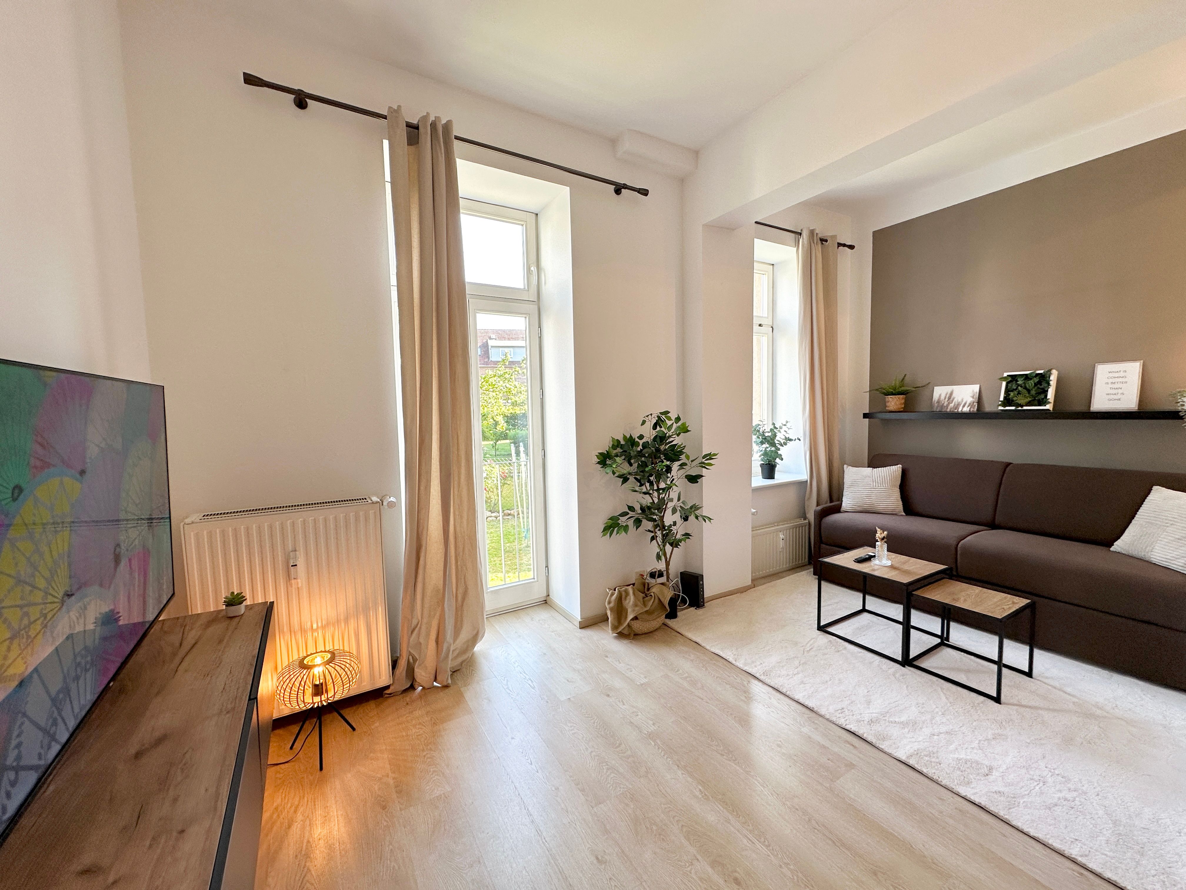  Anton - Central Apartment In Schwerin | Near Train Station | French Balcony  -  Anton - central apartment in Schwerin | Near train station | French balcony  - Gallery -  13