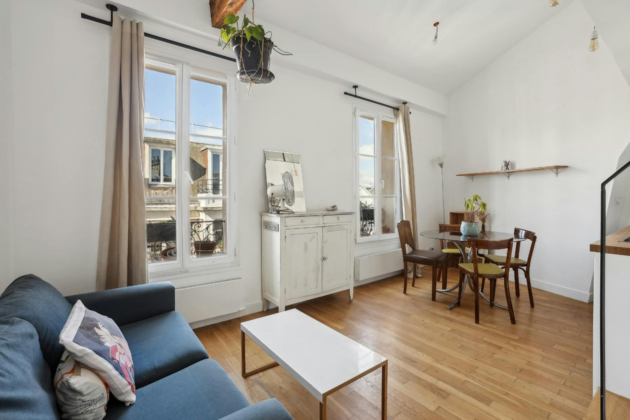  Entire Place  -  Rue Piat, Paris  - Gallery -  1