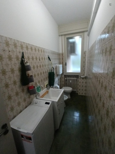 Welcoming Single Bedroom in Bologna 