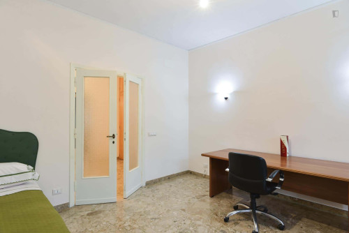 Room in Via Federico Millosevich, Roma for 150 m² with 5 bedrooms