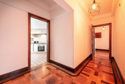 Bright double bedroom near Parque Eduardo VII - Gallery - 12