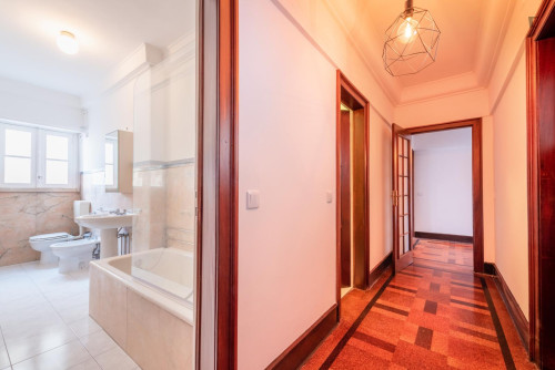 Bright double bedroom near Parque Eduardo VII - Gallery - 10