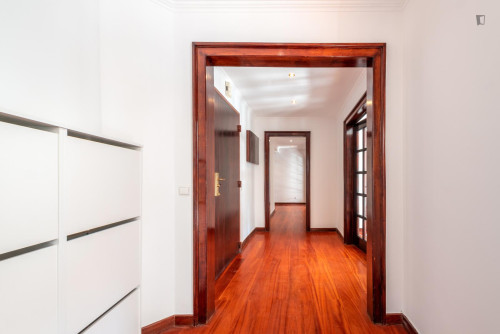 Cosy double bedroom near Parque Eduardo VII - Gallery - 15