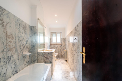 Cosy double bedroom near Parque Eduardo VII - Gallery - 10