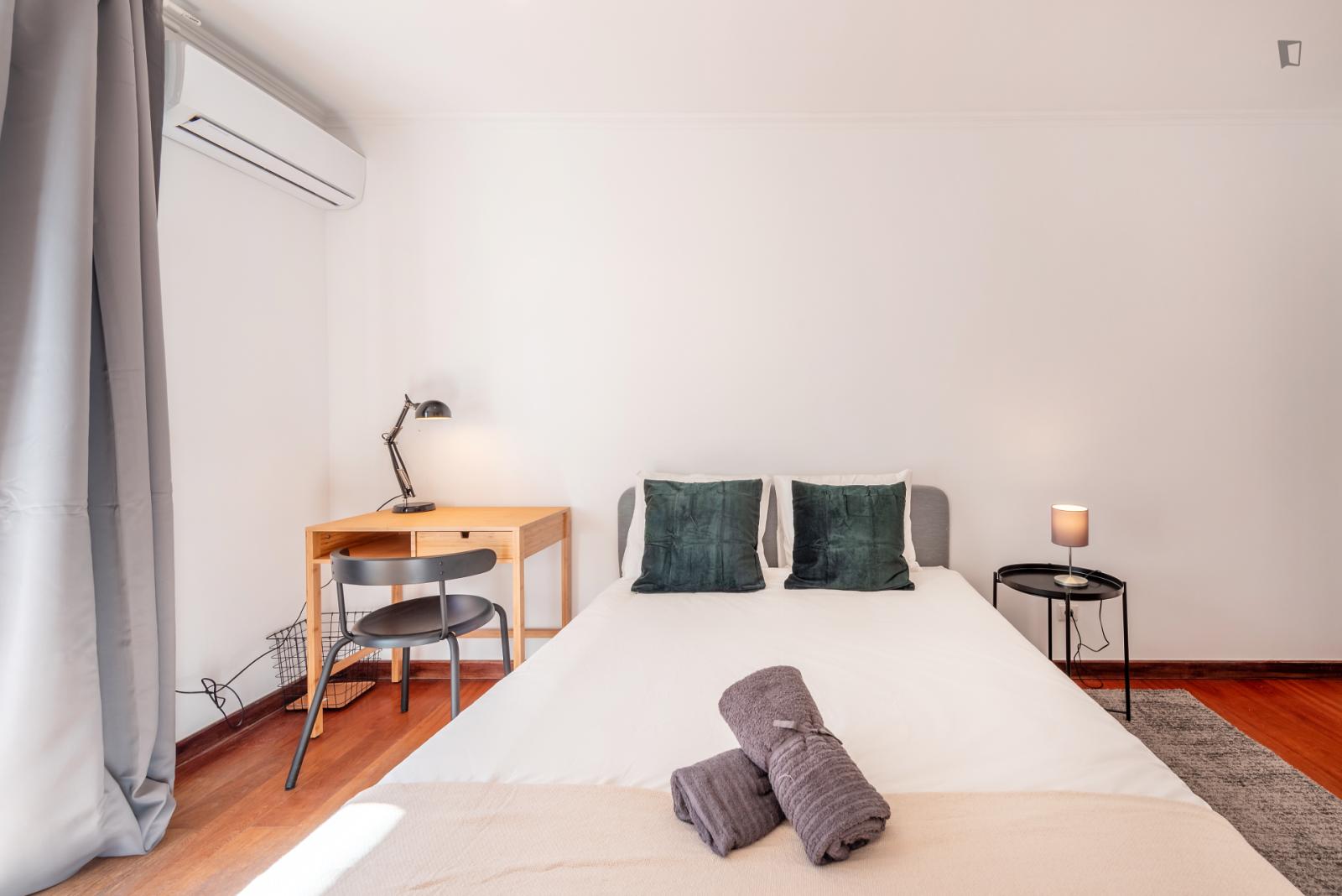 Cosy Double Bedroom Near Parque Eduardo VII - 1
