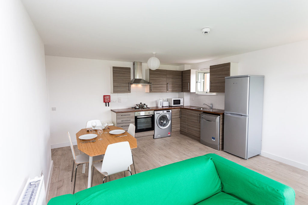 Premium Plus – Large 4 Bed Flats - 403 King Street - Gallery - 8