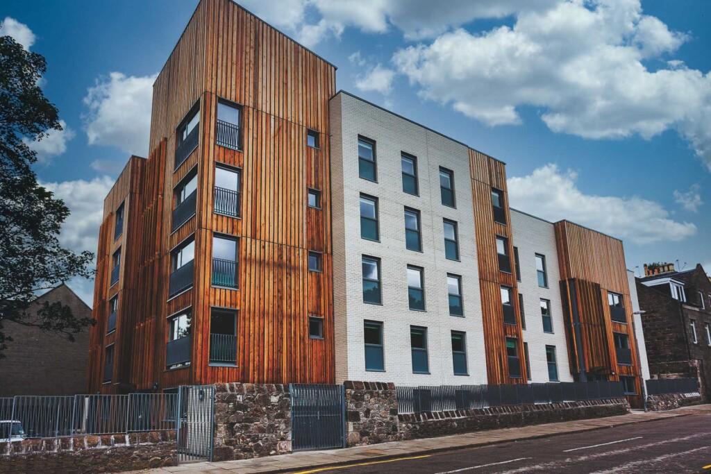 Premium Plus - Large 4 Bed Flats - 14