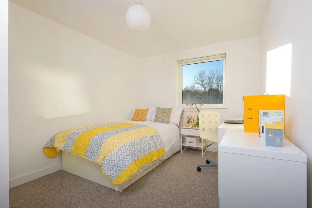 Premium Plus - Large 4 Bed Flats - 8