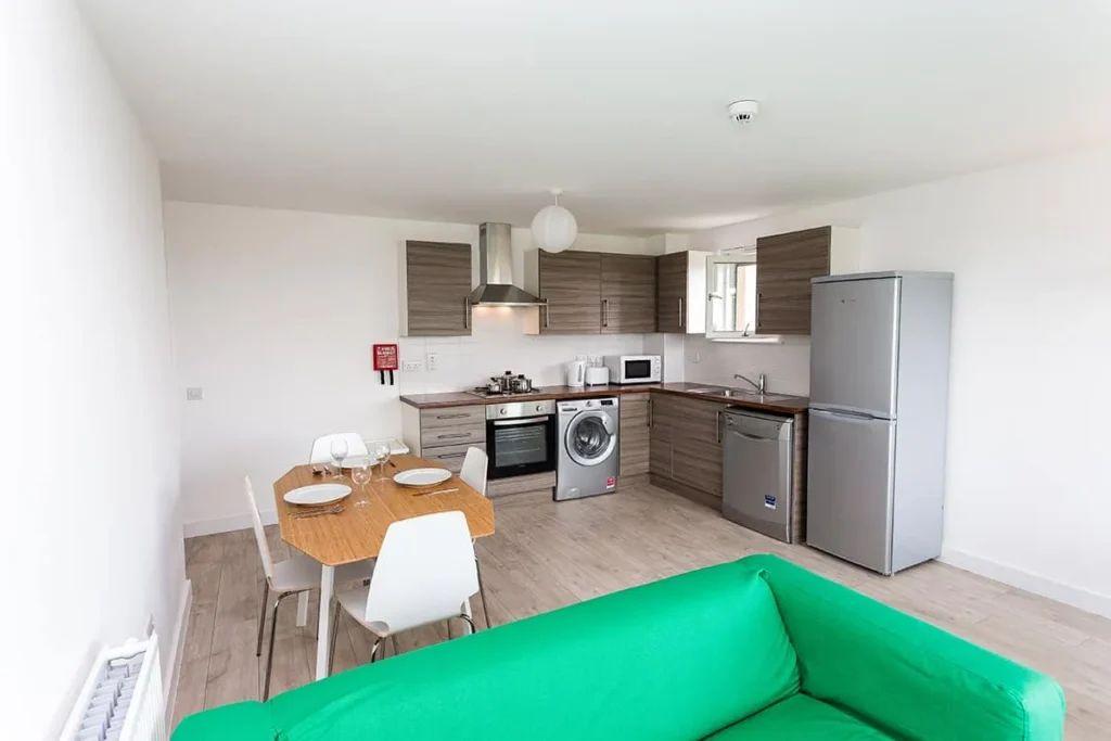 Premium Plus - Large 4 Bed Flats - 12