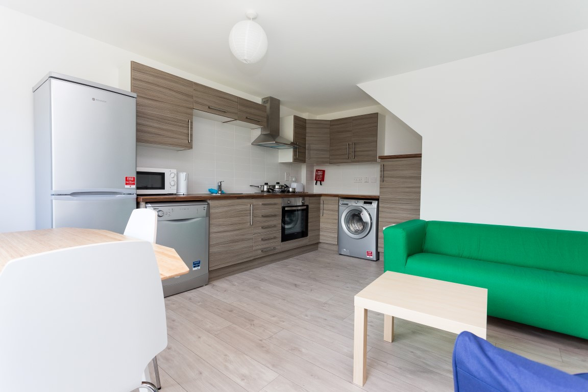 Premium Plus - Large 4 Bed Flats - 16