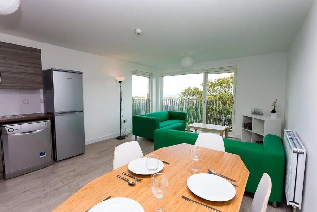 Premium Plus - Large 4 Bed Flats - 11