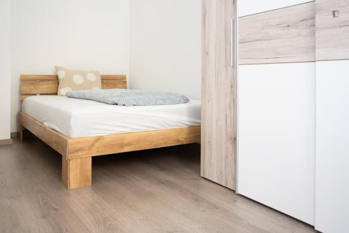 Welcoming 2-bedroom flat in the Palace District  - Gallery -  5